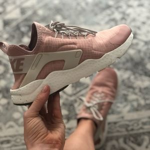 Air Huarache by Nike